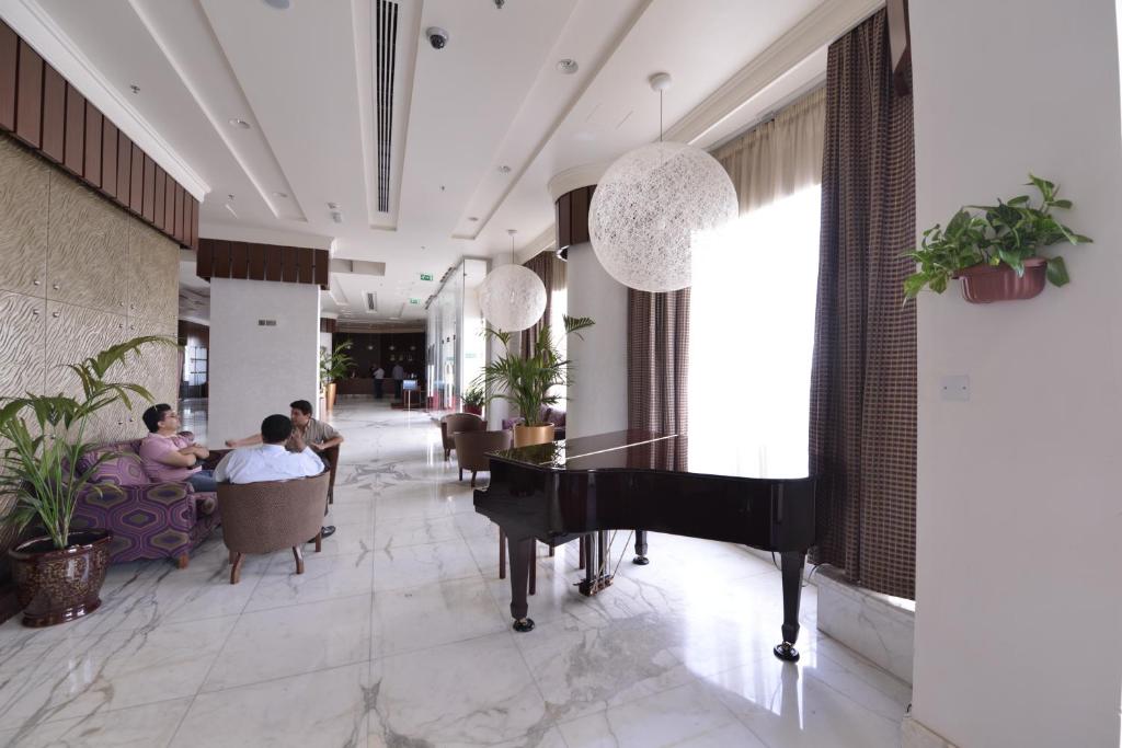 Відгуки туристів City Seasons Al Hamra Hotel
