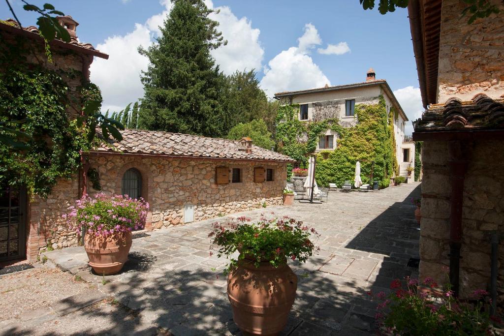 Borgo San Luigi Toscana Resort, Сиена цены