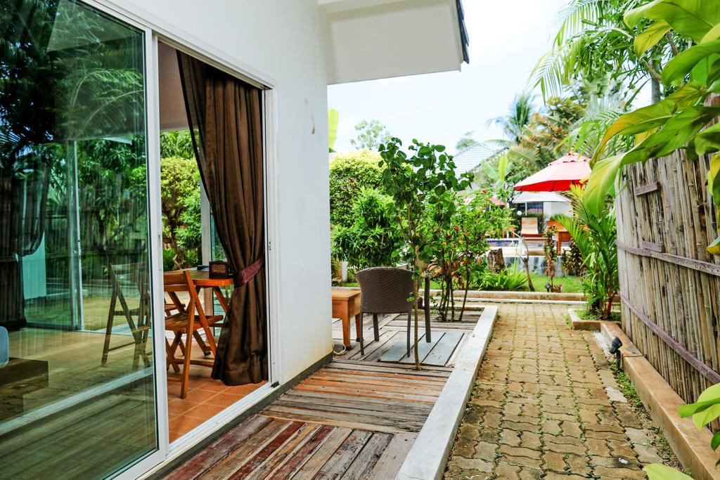 Відгуки гостей готелю Baan Nueng Kata (The Kata Orient House)