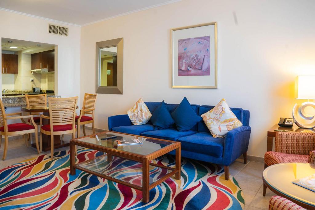 Цены в отеле Copthorne Lakeview Executive Apartments Dubai, Green Community