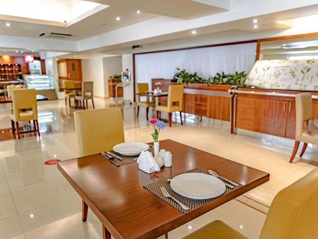 Golden Sands Hotel Apartments, Дубай (город)