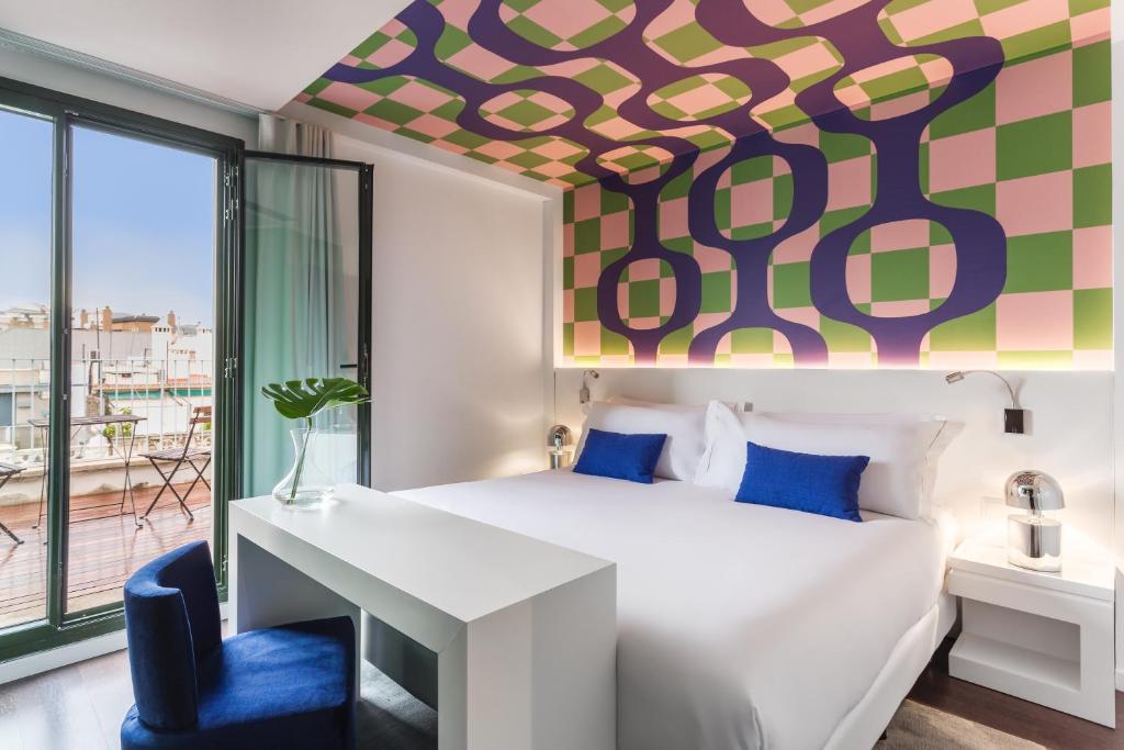 Цены в отеле Room Mate Carla (ex. 987 Barcelona Hotel)