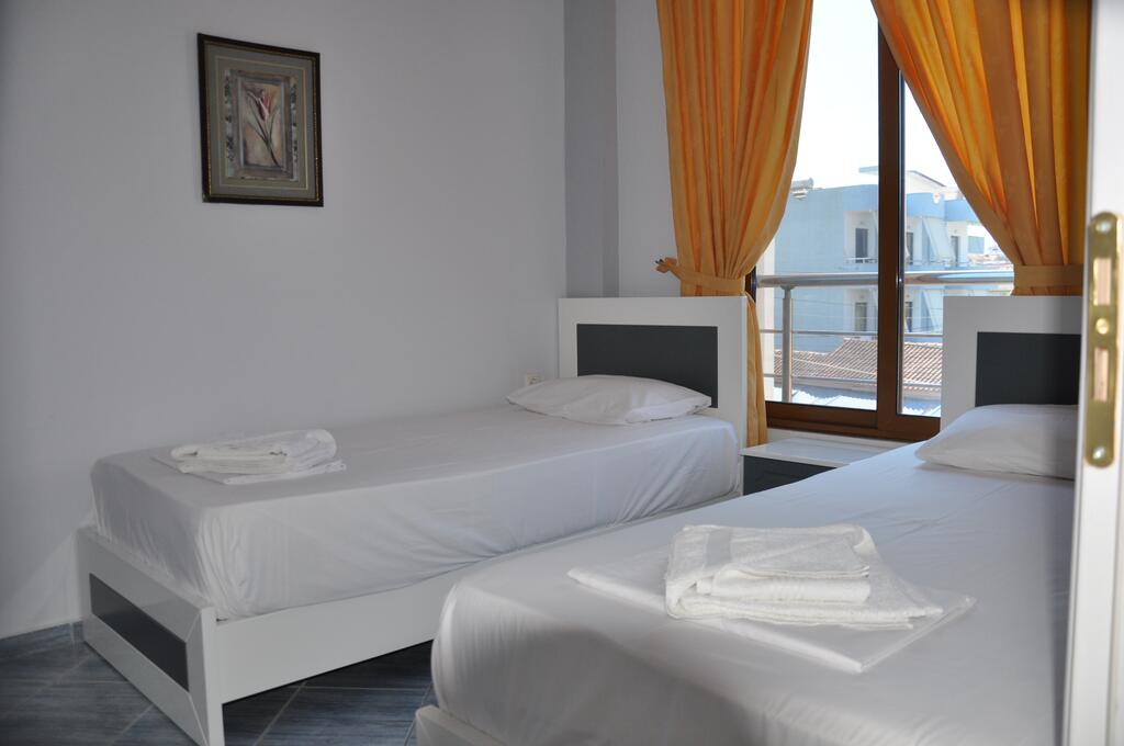 Горящие туры в отель Vila Edi&Linda Ксамил (остров) Албания
