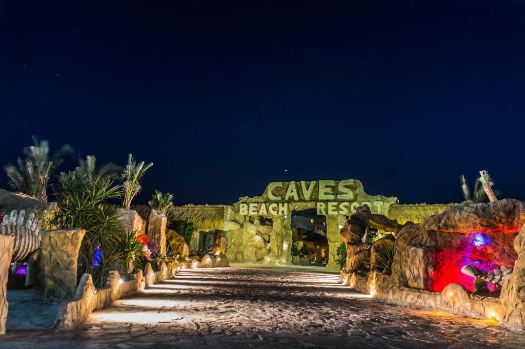 Отдых в отеле Caves Beach Resort (Adults Only 16+) Хургада Египет