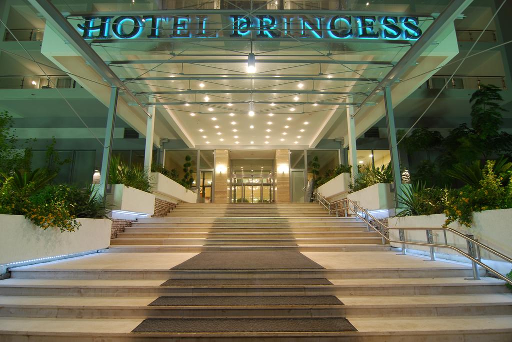 Princess Hotel фото туристів