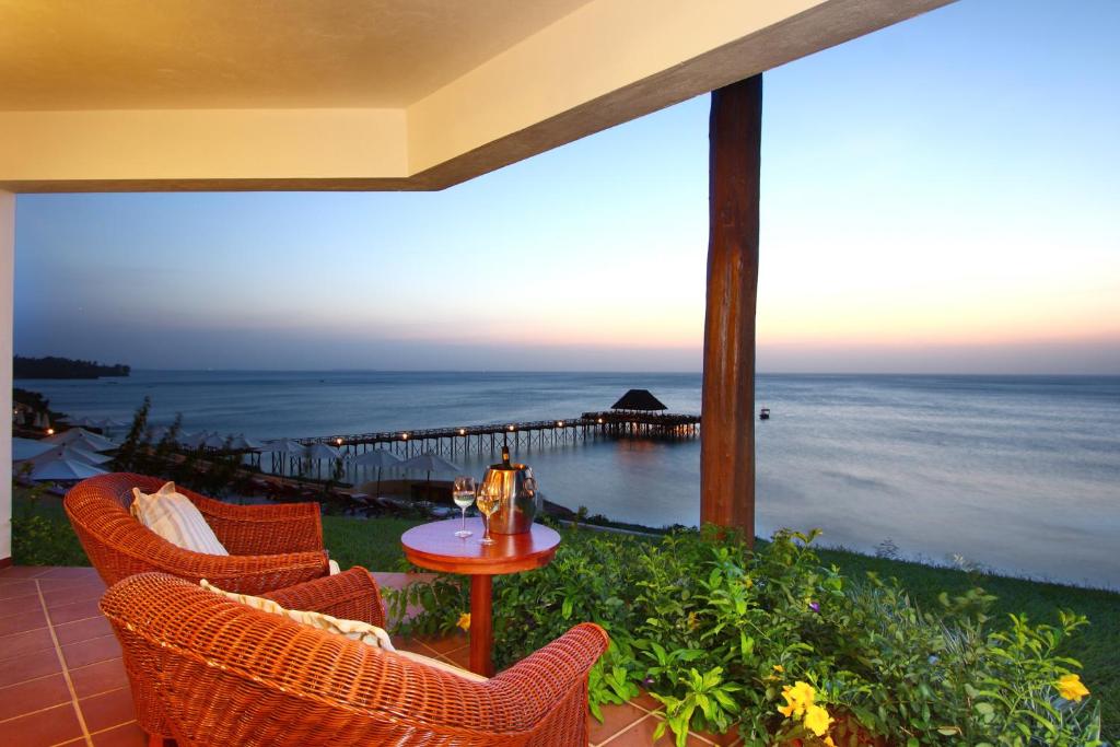 Sea Cliff Resort & Spa цена