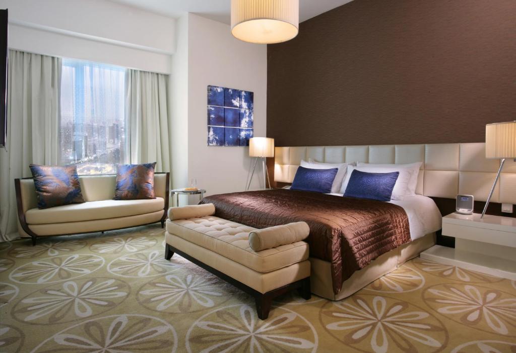 La Suite Dubai Hotel & Apartments (ex. Fraser Suites), питание