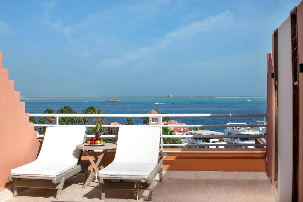 Отдых в отеле The Bay Hotel Hurghada Marina Хургада