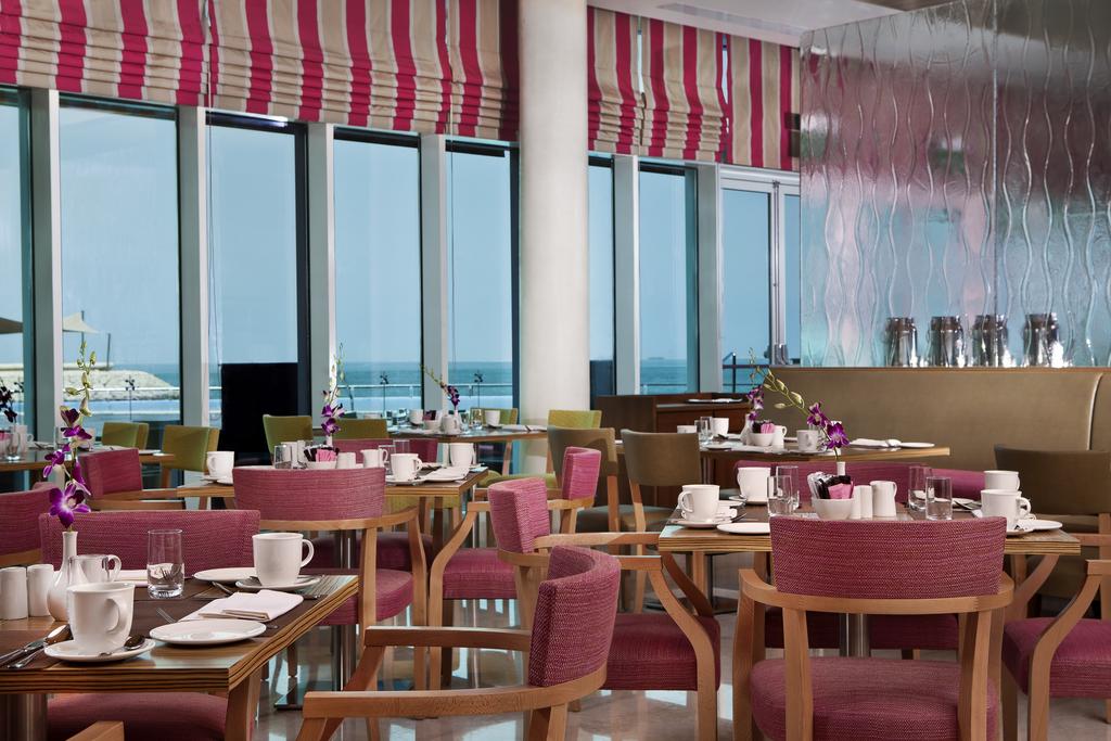 Отдых в отеле Hilton Doha Доха (пляж)