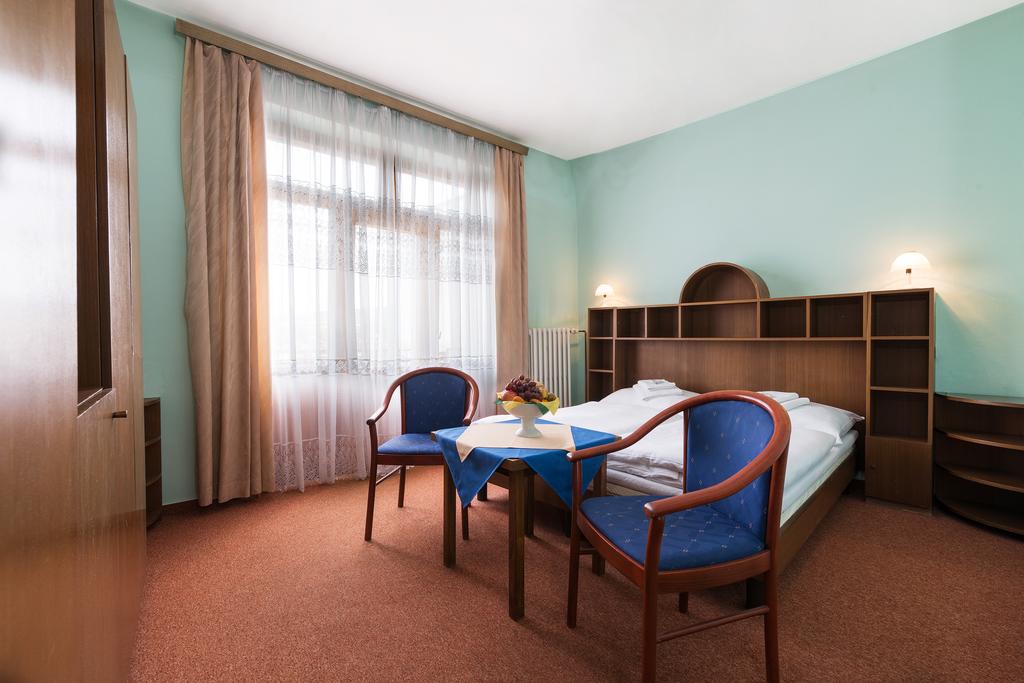 Recenzje hoteli Hotel Jalta & Dependances