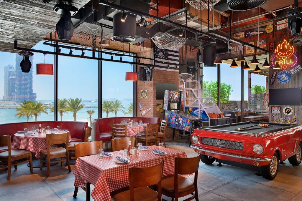 Горящие туры в отель Hilton Dubai Palm Jumeirah
