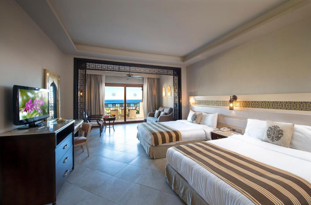 Reviews of tourists Sunrise Arabian Beach Resort