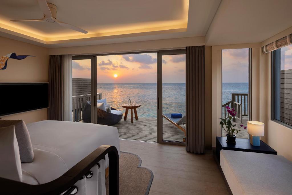 Отель, Баа Атолл, Мальдивы, Avani+ Fares Maldives Resort