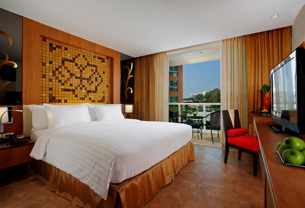 Centara Nova Hotel & Spa, Pattaya, Thailand, photos of tours