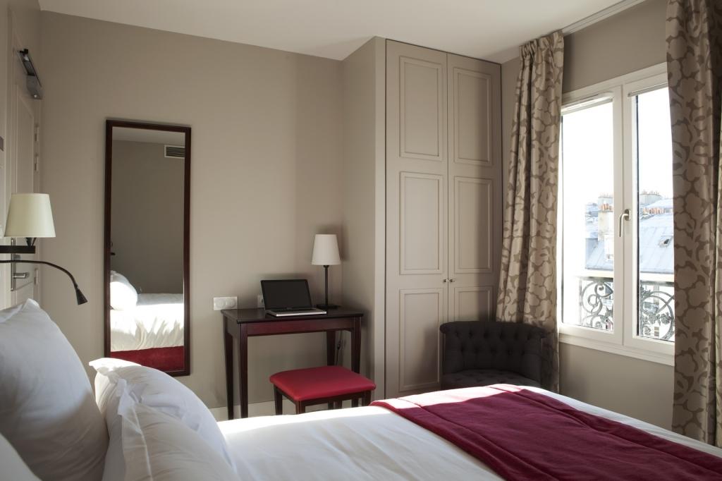 Горящие туры в отель Relais Saint Charles Париж Франция