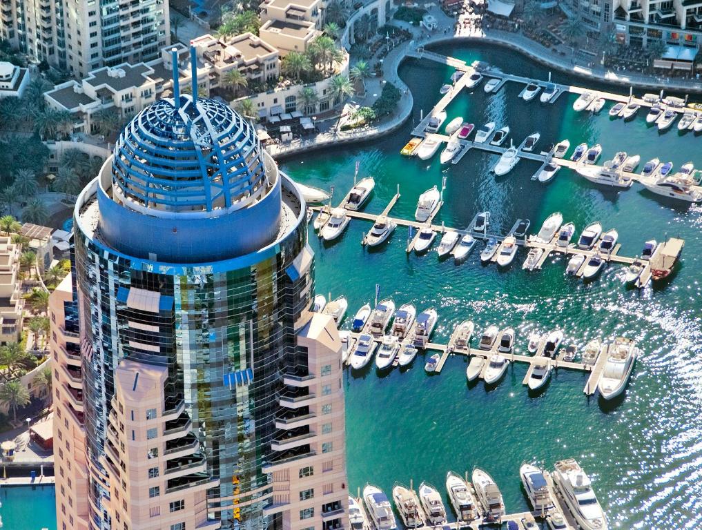 Ціни в готелі Dubai Marriott Harbour Hotel & Suites